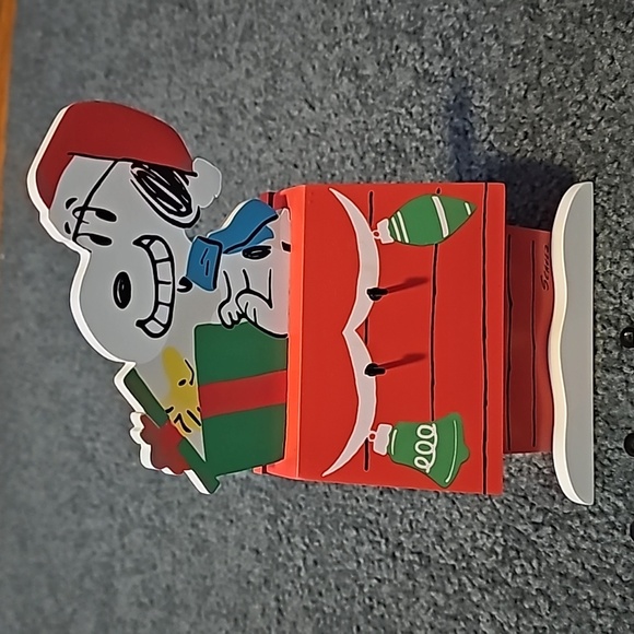 Hallmark Peanuts Snoopy on Dog House Christmas Countdown Calendar Decoration NWT - Picture 4 of 8